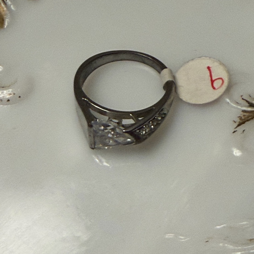 VTG silver tone CZ art deco style ring size 9